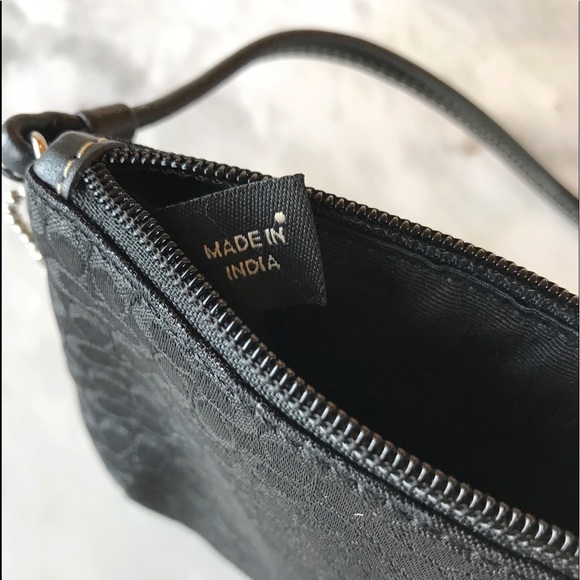 Coach | Small Signature Wristlet - Picture 3 of 6